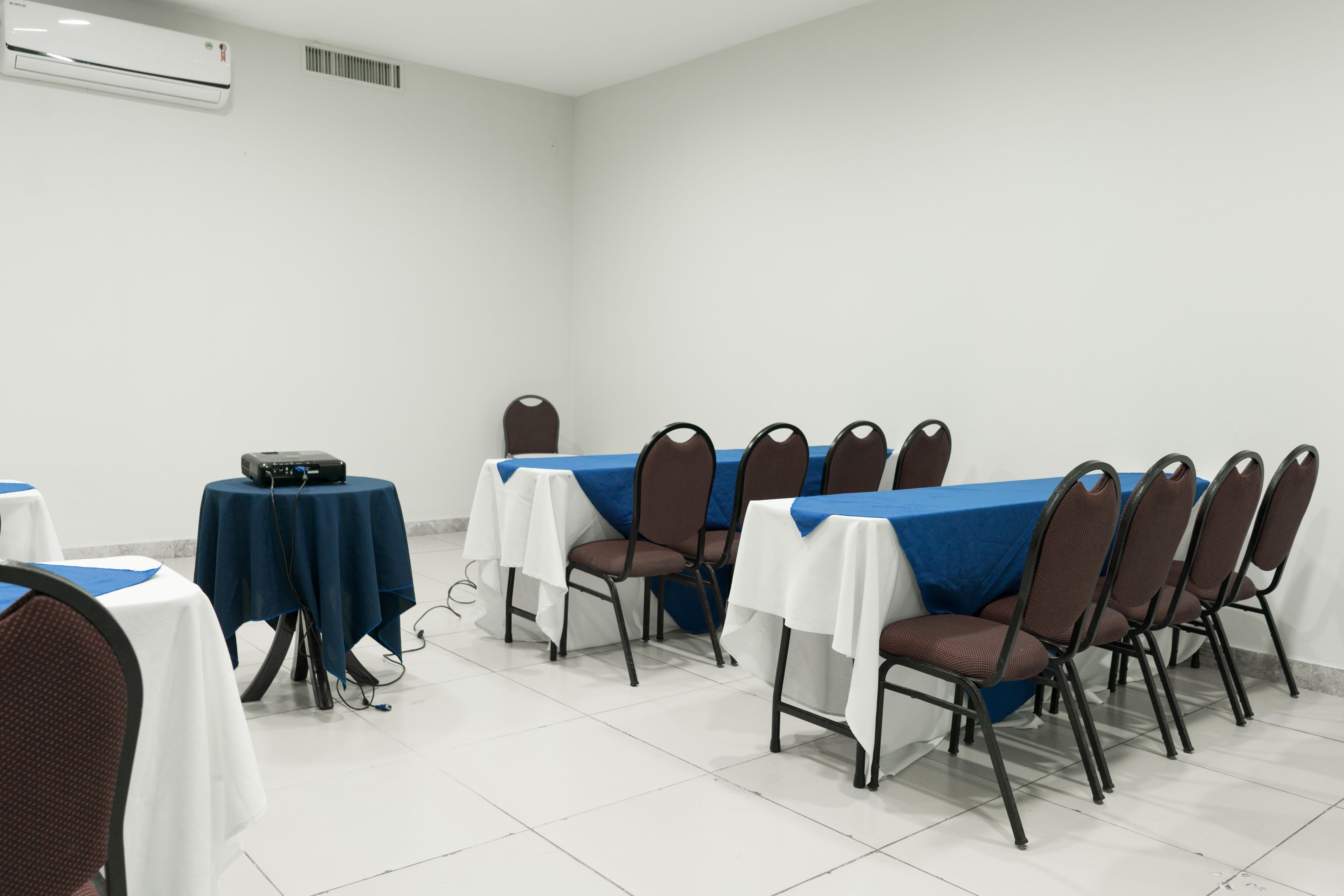 Blue Tree Towers Sao Luis Hotel Luaran gambar A meeting room at the university